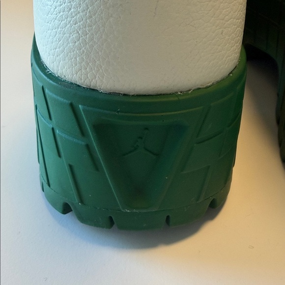 Nike x Jordan Boots - Picture 4 of 5